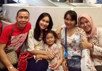 Video Bazaar Di Rumah Ayu Ting Ting