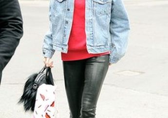 Intip Turtleneck dan Hoodie Gaya Andalan ala Kendall Jenner