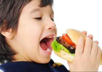 Jenis Makanan yang Bikin Anak Sukses Menghadapi Soal Ujian Sekolah, Orangtua Wajib Tahu ya!