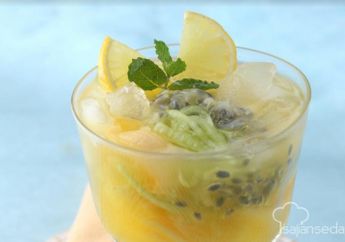 Ajibbb!!! Buka Puasa dengan Es Blewah Campur, Ademnya Hingga Tenggorokan!