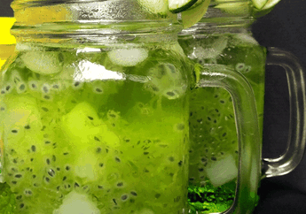 Segarnya Es Nata de Coco Selasih, Bikin Tenggorokan Adem