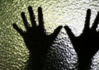 Ini Cerita Gadis Yang Disekap Oleh Pemuda yang Pengangguran... Menyedihkan!