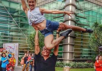 Ngeri! Aksi Vicky Burki Si Ratu Aerobik yang Gelantungan di Pohon Sampai di Tiang Kereta