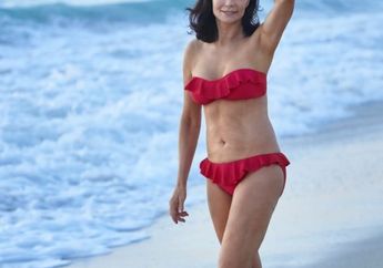 Wow, Nenek 70 Tahun Ini Tetap Seksi dan Bikin Iri Hanya karena Bertentangan dengan Yana Zein