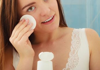 5 Kegunaan Micellar Water Selain Untuk Bersihkan Makeup yang Pasti Kamu Belum Tahu
