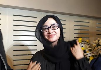 Dianggap Anak, Dewi Perssik Tak Diijinkan Pulang oleh Ibunda Jupe