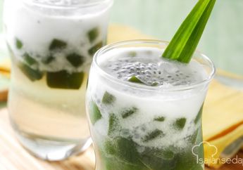 Buka Puasa dengan Es Cincau Hijau, Emang Paling Menyegarkan 