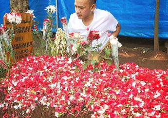 Datangi Makam Jupe Pada Hari ke-3, Ruben Onsu: Kita Ngobrol di Tempat yang Berbeda...