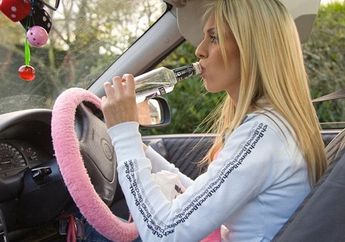 Efek Kurang Minum Air Putih Saat Menyetir Jangan Dianggap Sepele Karena Bisa Berujung pada Kematian