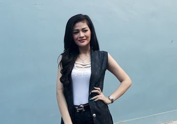 Hesty Klepek Klepek Susah Cari Uang Kecil untuk Bagi-Bagi THR