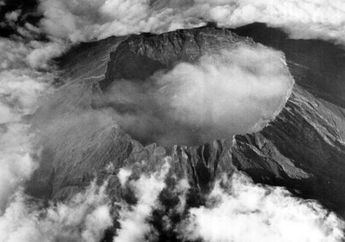 Julukan "Ring of Fire" Indonesia Tergambar Indah Lewat Satelit Luar Angkasa