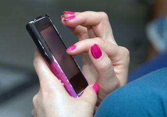 Tempat Ini Menyediakan Jasa Untuk Atasi Kecanduan Smartphone dengan Cara Alami