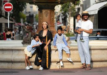 Suami Jaga Anak, Widi Mulia Pergi Nonton Filosofi Kopi 2