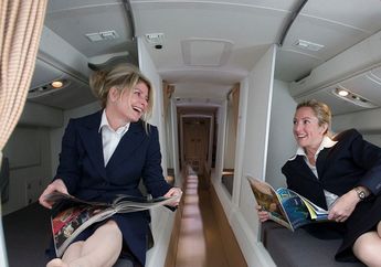 FOTO : Inilah Tempat Istirahat Awak Kabin di Pesawat