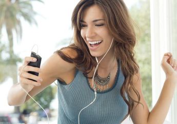 Ternyata, Mendengarkan Musik Dapat Membantu Sensor Motorik Penderita Stroke, Ini Faktanya