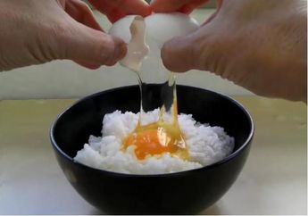 3 Alasan Kenapa Telur Tidak Baik Dikonsumsi Secara Mentah, Alasan Ketiga yang Paling Berbahaya