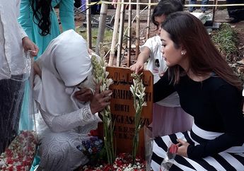 Sedih! Hari Lahir Jupe Ke 37 Tahun, Ibunda Menangis Dihadapan Kerabat yang Hadir
