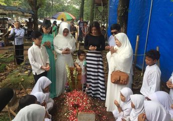 Keluarga Shock di Hari Kelahiran Julia Perez Ke 37 Tahun Harus Peringati di Makam Julia Perez