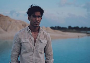 Mengejutkan, Ternyata Richard Kyle Nyanyi di Sini&hellip;