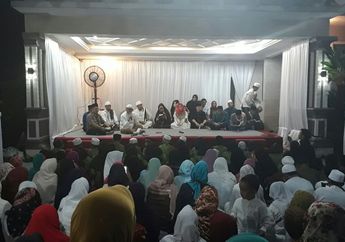 Tahlilan 40 Hari Jupe, Ada Penampakan Panggung yang Gede!