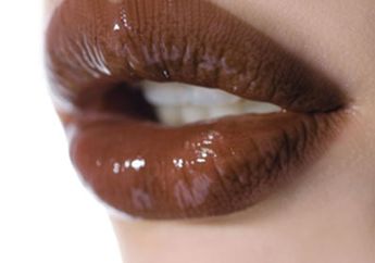 Lipstik Merah Terlalu Biasa, Ini 3 Lipstik Warna Coklat yang Paling Banyak Dicari Beauty Junky