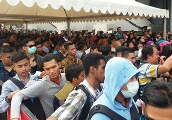 Wow, Penonton Berjubel Rela Antri 2 Jam untuk Nonton Bintang Pantura 4