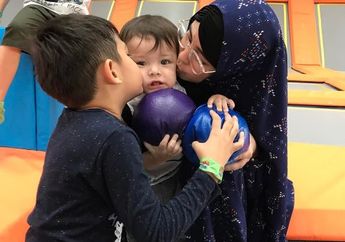 Beda Ayah, Anak Risty Tagor Tetap Kompak