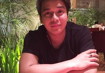 Billy Syahputra Foto Dengan Wanita Misterius, Pacar Baru?