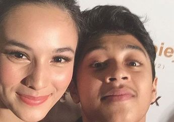 Chelsea Islan Hadir di Gedung Kesenian Tempat Show Bastian Steel , Cie ciee.. Cuma Temen