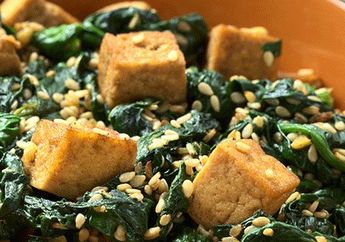 Sambil Santai Sore, Masak Tumis Bayam Tahu Wijen Untuk Menu Makan Malam yuk! 