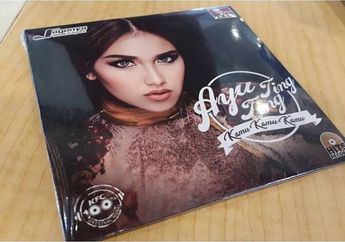 MV Kamu Kamu Kamu Tembus 1,6 Juta Viewers, Begini Ekspresi Ayu Ting Ting!