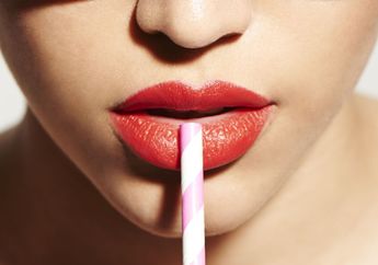 Jangan Sepelekan Pemakaian Sedotan, Dampaknya Bisa Bikin Masalah Perut Loh