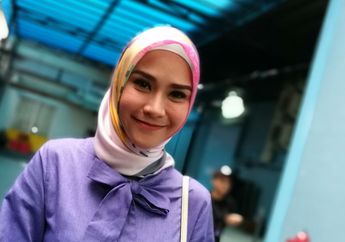 Zaskia Adya Mecca Gagal Berangkat ke Mekkah, Sedih Ternyata Ini Alasannya!