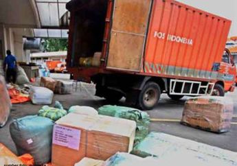 Truk PT Pos Indonesia Tercebur, Netizen Kebingungan