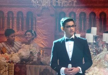 Ditanya Wartawan soal Rossa, Afgan Tersenyum dan Acungkan Jempol