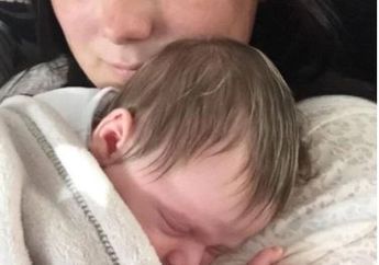 Lahir Dengan Highlight Rambut Pirang, Bayi Ini Sungguh Menggemaskan