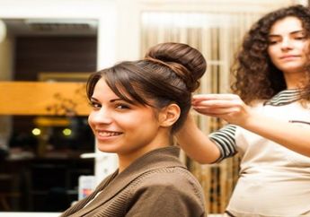 Keren! Hair Stylist Ini yang Suka Tangani Rambut Artis