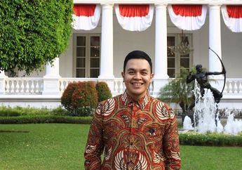 Tulus Nyanyikan Single Manusia Hebat di Istana Negara, Netizen: So Proud of You