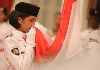 Kena Satu Pertanyaan ini, Fariza Putri Salsabila Paskibra Pembawa Baki Bendera, Tak Kuasa Menahan Tangis