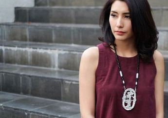 Oh Ternyata..Ini Harga Soft Lens Si Manis Tyas Mirasih