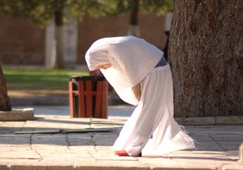 Wah, Universitas di New York Temukan Manfaat Salat Sebagai Obat Stres Fisik