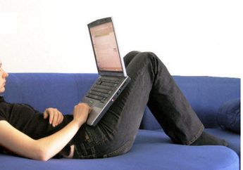 Jauhkan Laptop dari Paha Kalau Kamu Tidak Mau Bahaya Ini Terjadi Padamu. Nomor 7 Jangan Sampai deh