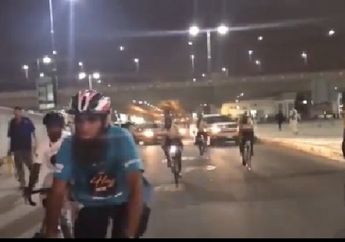 Demi Menunaikan Ibadah Haji, Warga Muslim Di Inggris Ini Melakukan Perjalanan Mandiri