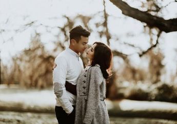 Kisah Cinta Dion Wiyoko Dan Tunangan Pramugarinya, Sampai Terpaksa Pindah Lokasi Melamar Loh