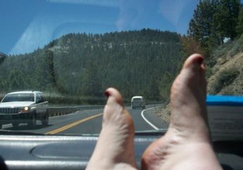 Tatum Taruh Kaki di Atas Dasbor Mobil, Sudah Dapat Peringatan, Tiba-Tiba Air Bag Mengembang, Apa yang Terjadi?