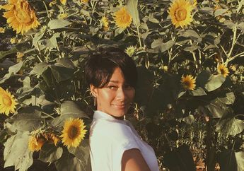 Contek yuk! 8 Gaya Tara Basro Mix and Match Sneakers, yang Bikin Gaya Kamu Lebih Keren