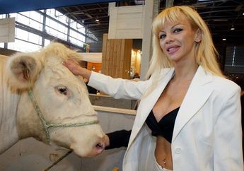 Mantan Striptis Ini Mendaftar Sebagai Calon Presiden di Prancis