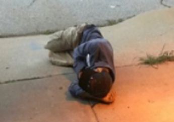 Kisah Anjing Ini Seperti Hachiko Namun Keadaannya Yang Dibalik