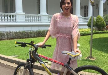 Raisa: Terimakasih Pak Jokowi Sepedanya...