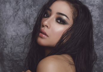 Buat Kamu yang Nggak Sempat Keramas, Lembaran Shampoo Kertas Ini Bisa Jadi Pahlawan, Anti Rambut Basah deh!